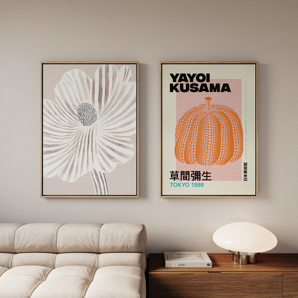 Canvas Print with Floating Frame – Yayoi Kusama – Pumpkin 01 – in einem modernen Interieur