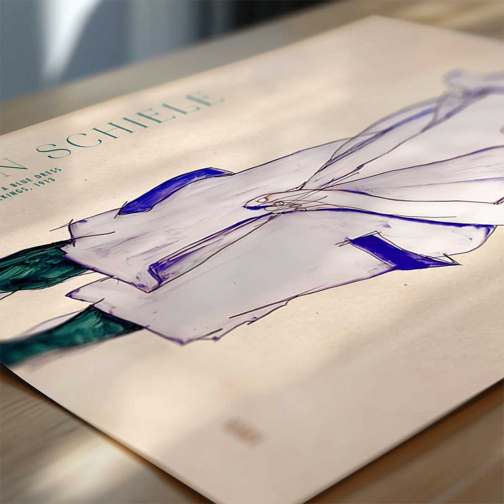 Egon Schiele – Stehendes Mädchen in blauem Kleid und grünen Strümpfen