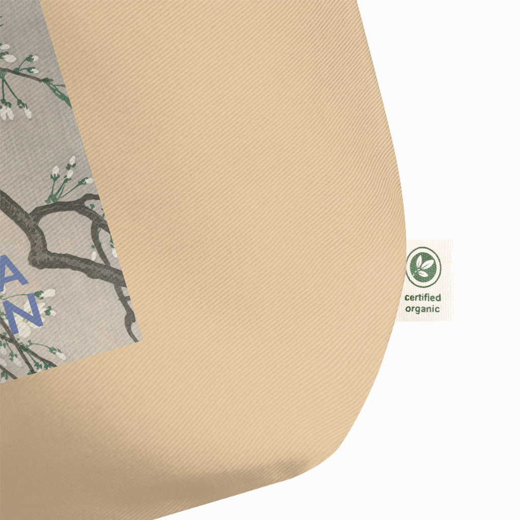 Organic Cotton Tote Bag – Ohara Koson (Birds on a Cherry Branch) – Lifestyle-Foto im Gebrauch